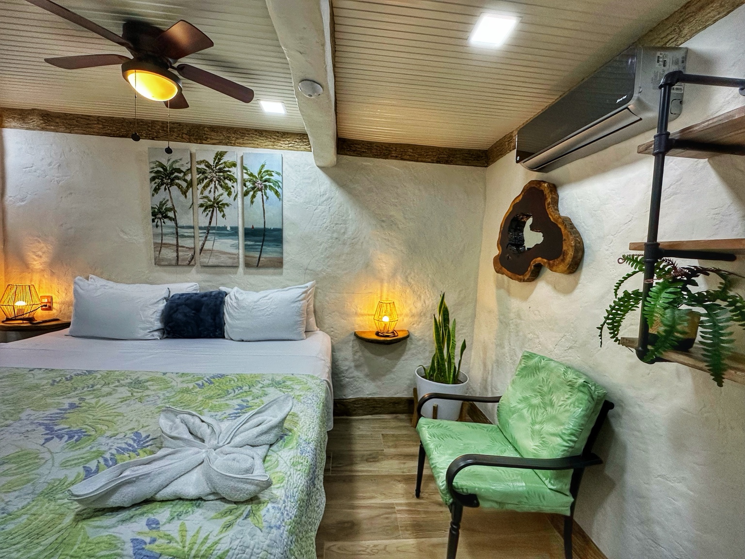 Estudio con cama King y cocina equipada